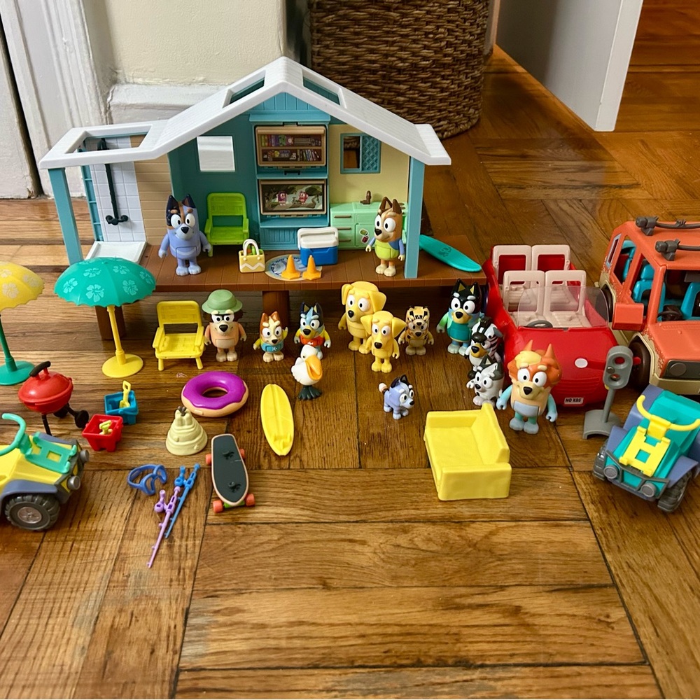 Deluxe Playhouse Adventure Set with Figures